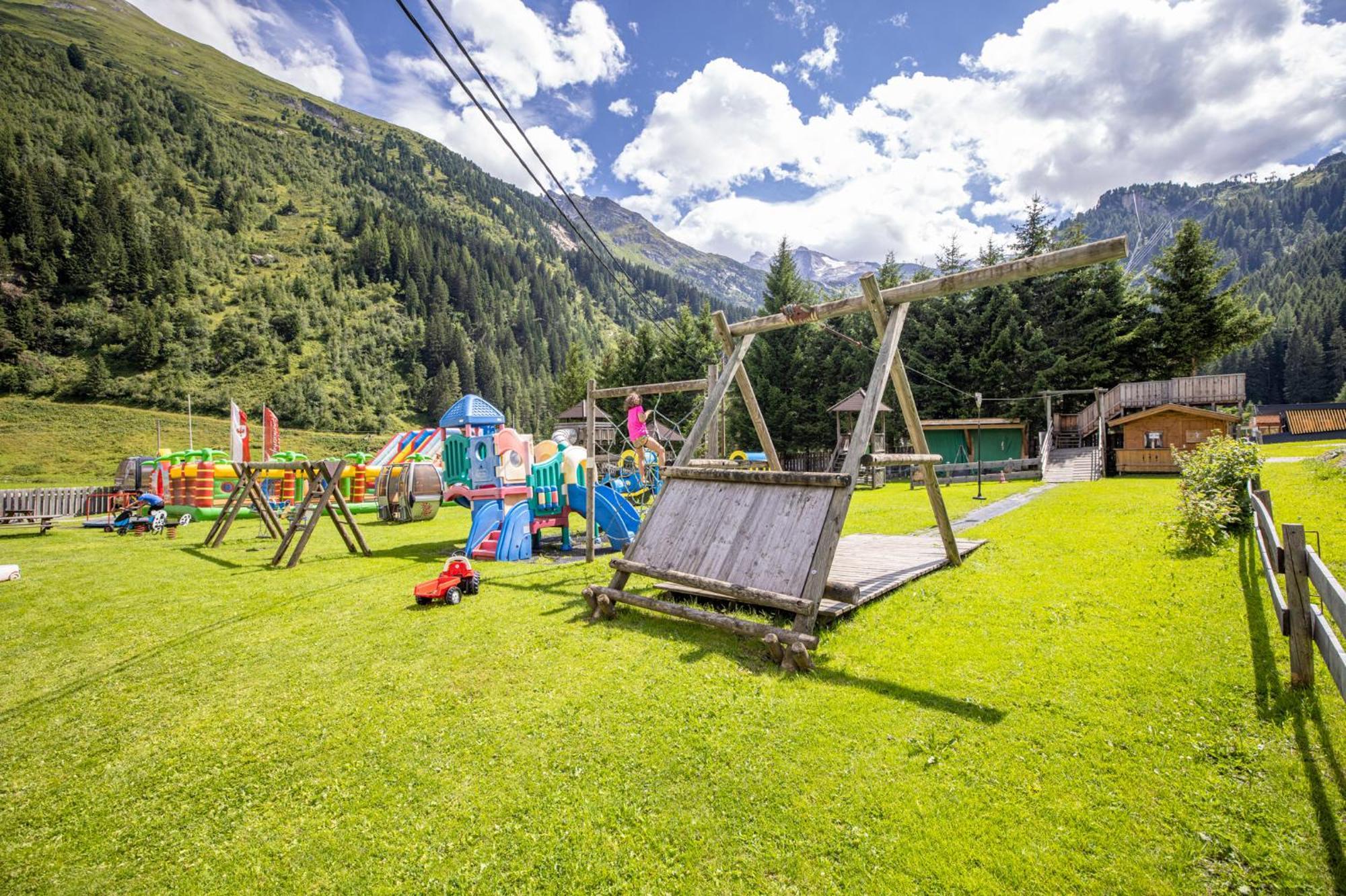 Kinder- & Gletscherhotel Hintertuxerhof ภายนอก รูปภาพ