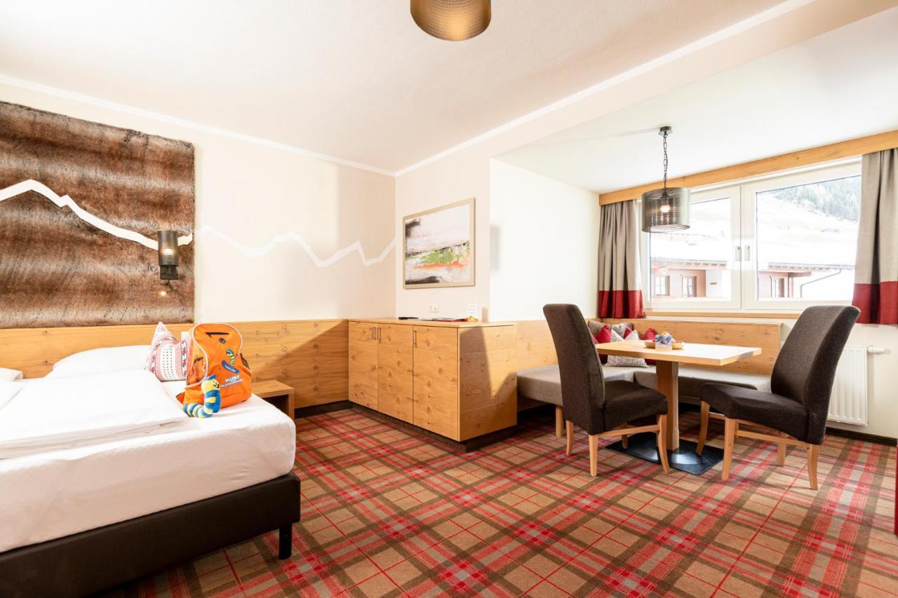 Kinder- & Gletscherhotel Hintertuxerhof ภายนอก รูปภาพ